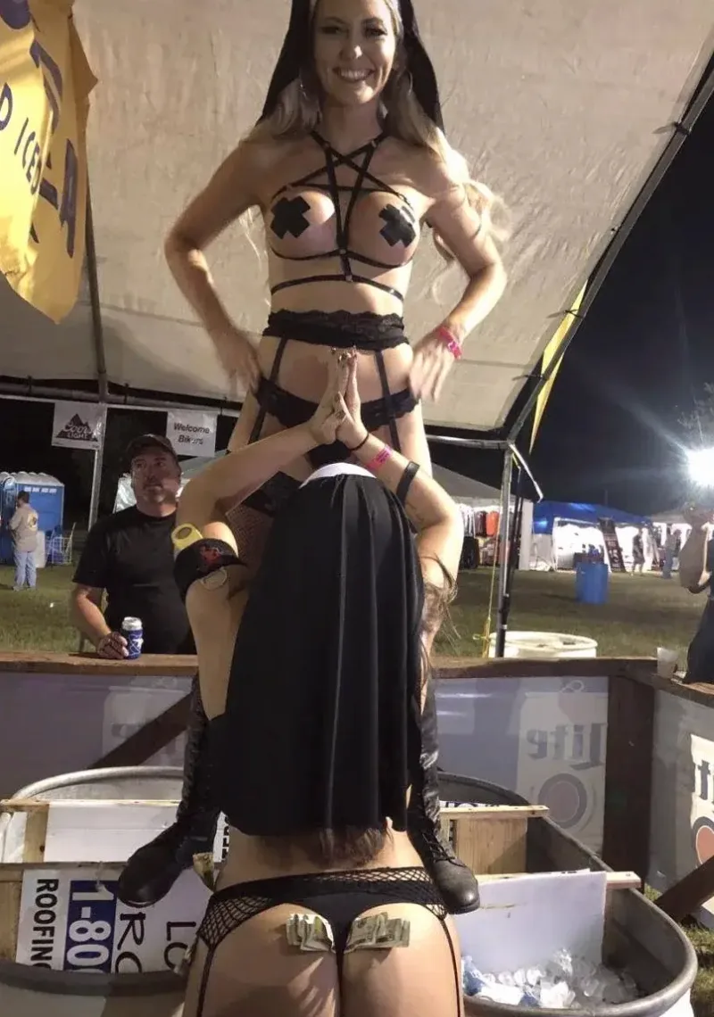 Sex tjejer Billdal